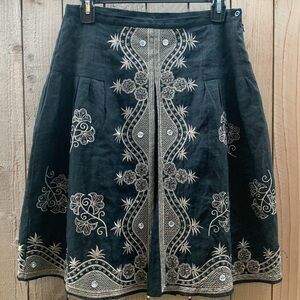 Anne Carson black embroidered skirt size 4